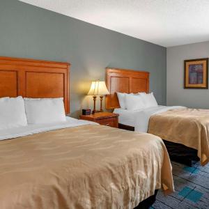 Queen Room with Two Queen Beds - Non-Smoking