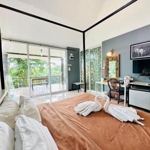 Deluxe Double or Twin Room with Garden View