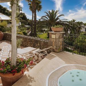 Master with Terrace and Jacuzzi