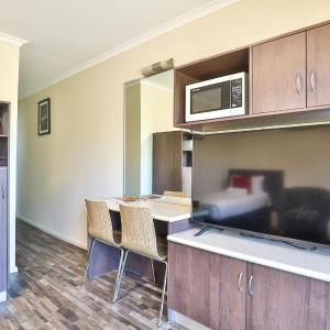 Medium Family Room