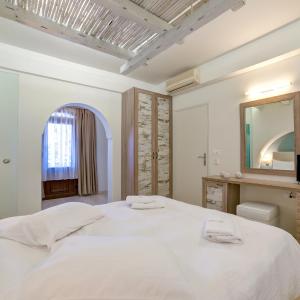 Deluxe Double Room with Balcony and Pool View