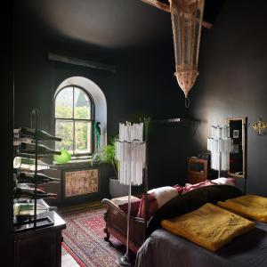 Bed & Breakfast Room 7 (NO PETS ALLOWED)