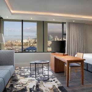 Larger Guest room, 1 King Bed