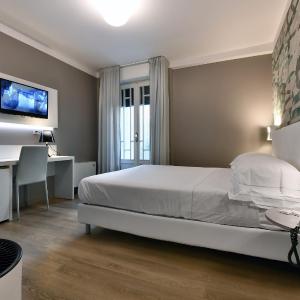 Deluxe Double Room with Spa Bath 