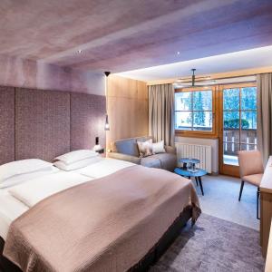 Double Room with Balcony and Mountain View