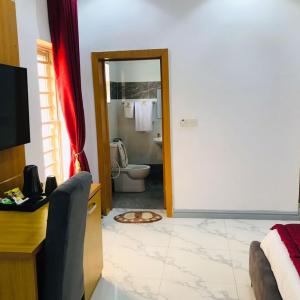 Deluxe King Room