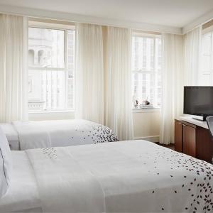 Executive, Guest room, 2 Double (Mobility &amp; Hearing Accessible w/ Tub)