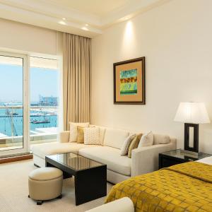 Premier Room, Guest room, Executive Lounge Access, Afternoon Tea & Happy Hour,  Complimentary Resort Beach & Pool Access, Airport Transfer from Dubai Airport, 1 King