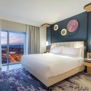 One-Bedroom King Suite
