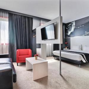 Luxury Suite