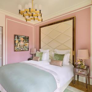 Hudson View Corner Suite