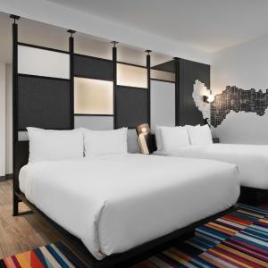 Queen Room with Two Queen Beds - Hearing Accessible