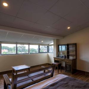 Family Room with Mountain View