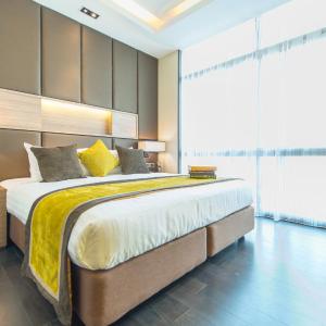Deluxe Two-Bedroom Apartment