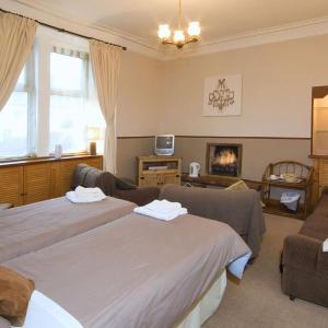 Twin Room with Shared Bathroom