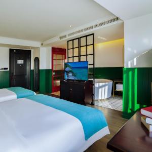Triple Room with Mountain View