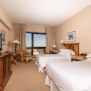 Guest room, 2 Twin/Single Bed(s), City view