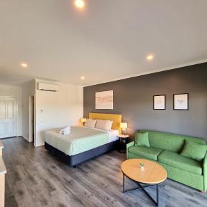 Executive Spa Studio with Balcony