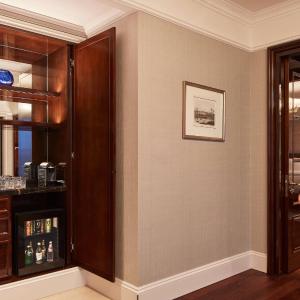 Premier Suite King Room with Club Lounge Access