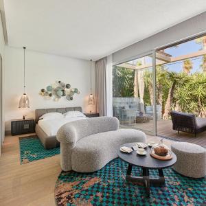 Laguna Private Grand Suite Swim Up Terrace