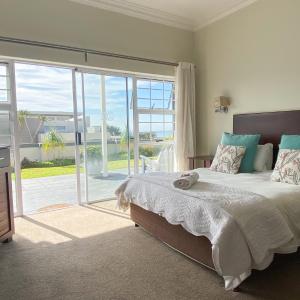 Queen Room with Sea View (Adults Only)