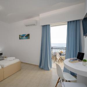 Quadruple Room with Sea View