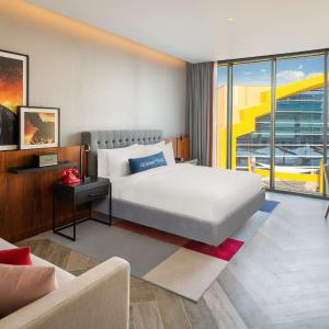 Artist King Room with Theme Park Access