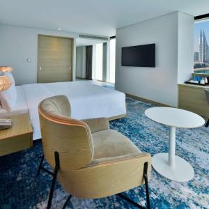 Corner King Room
