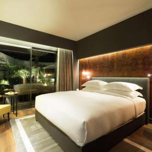 Superior King Room with Balcony