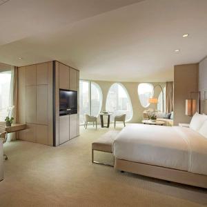 Junior King Suite - Executive Lounge Access 