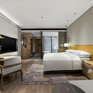 Deluxe Superior King Room