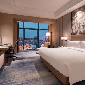 Corner King Room