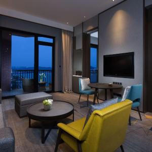 King Suite with Sea View