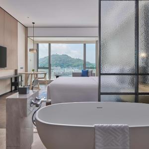 Executive King Room with City View