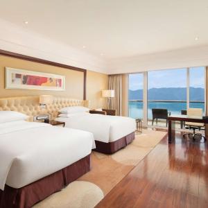 Grand Twin Room with Lake View