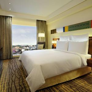 Executive King Suite with Lounge Access