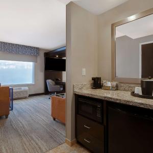 King Studio Suite - Non-Smoking
