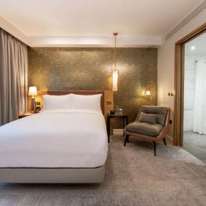 Queen Room - Mobility Access