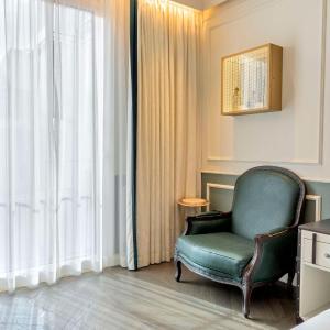 Deluxe King Room