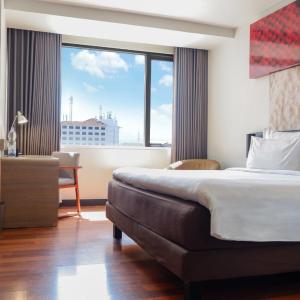 Deluxe Queen Room