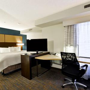 King Studio with Sofa Bed