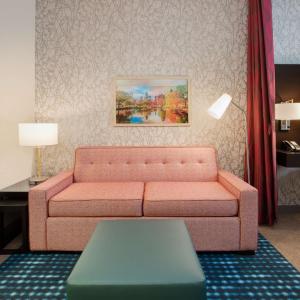 King Studio Suite - Non-Smoking