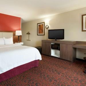 King Room with Accessible Tub - Mobility and Hearing Access/Non-Smoking
