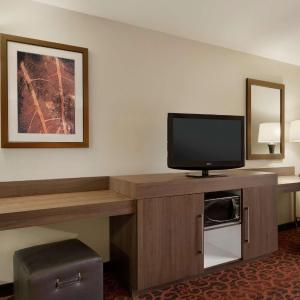 Room with Two Queen Beds - Non-Smoking