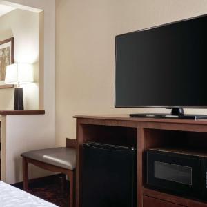 King Room with Sofa Bed and Study - Non-Smoking