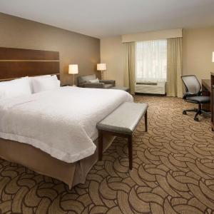 King Room with Accessible Tub - Mobility and Hearing Access/Non-Smoking