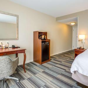 King Room with Shower - Non-Smoking