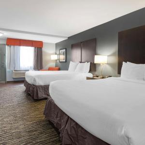 Queen Room with Two Queen Beds - Exterior Access
