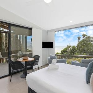 Superior Ocean View Studio - Sleeps 2