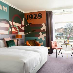 Deluxe Twin Room with Canal View